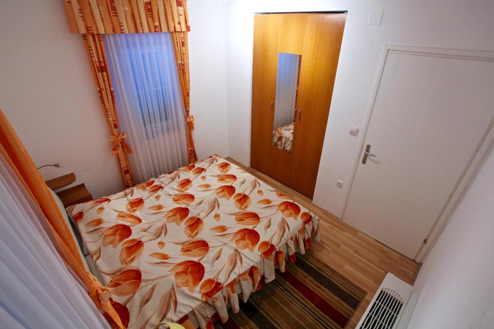 Apartment Smirna *