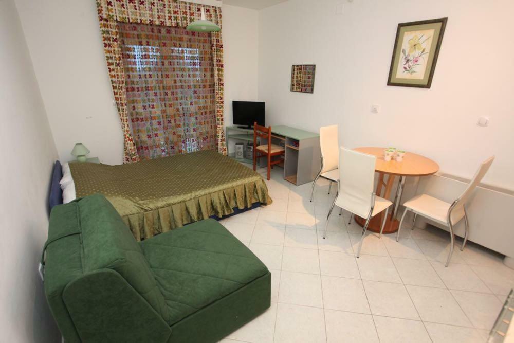 Smirna Apartment